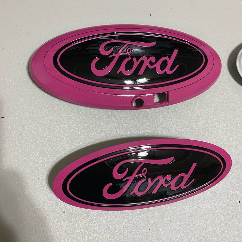 Custom Ford F150 2021-2023 Front And Back Replacement emblem In Pink
